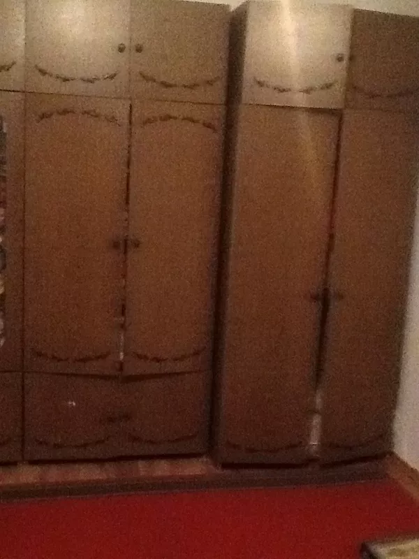 стол гостинный,  комплект 6 табуреток,  стенка из 4-х предметов